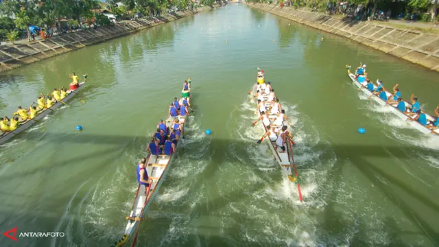 perahu-naga-130607c.jpg
