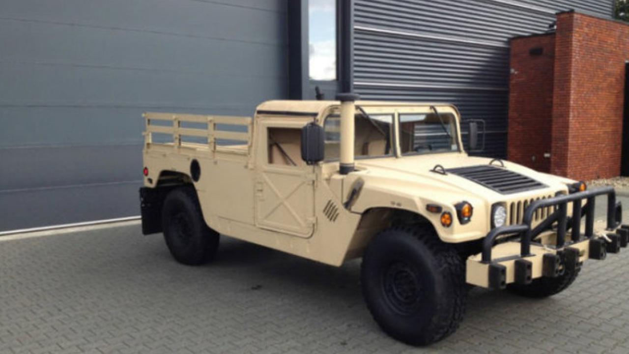 Kerap Dikandangkan, Humvee Ini Akhirnya Dijual Murah