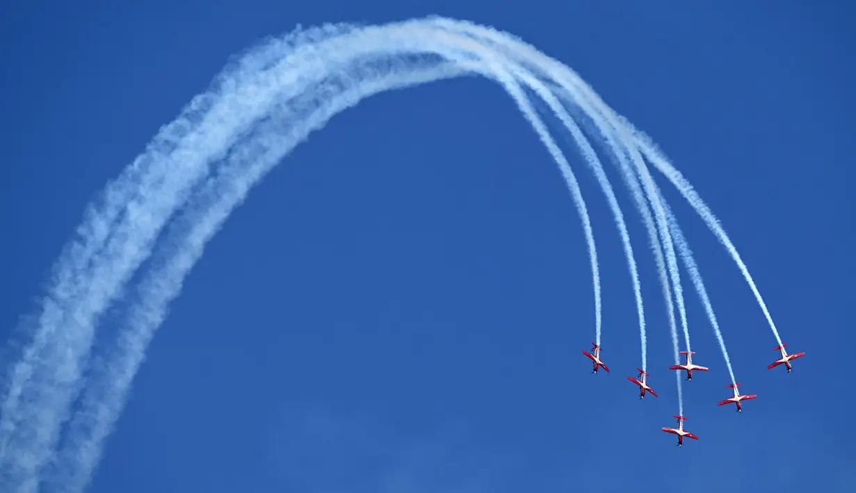 Beberapa diantaranya ada Airbus, Boeing, Garuda Group, Bell Helicopters, Brahmos, Lion Air hingga PT Dirgantara Indonesia. (SONNY TUMBELAKA/AFP)