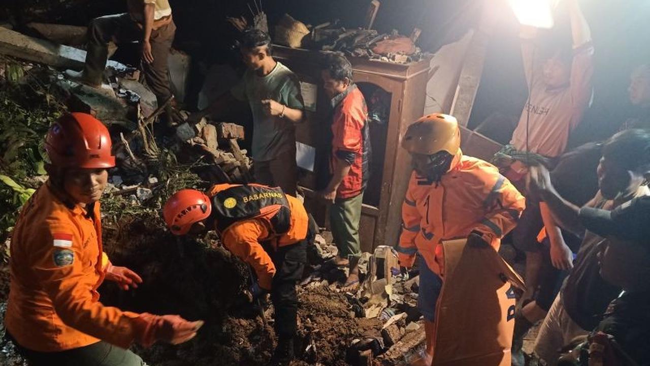 Tragis! Satu Keluarga Tewas Tertimbun Longsor Trenggalek, 4 Orang Meninggal Dunia