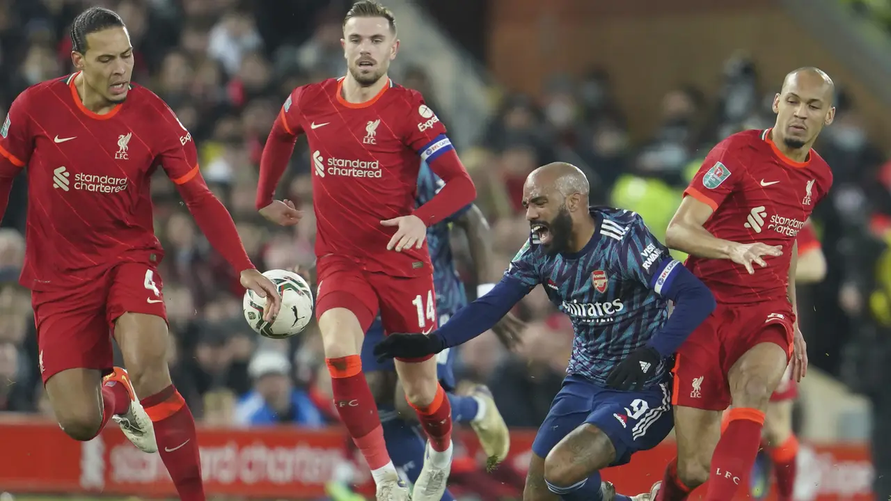 Foto: Main Tanpa Salah, Liverpool Minim Kreatifitas dan Gagal Taklukkan 10 Pemain Arsenal di Leg Pertama Semifinal Carabao Cup