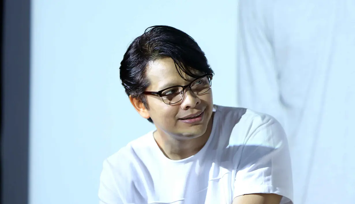 Sebagai salah satu dewan juri dalam ajang pencarian bakat Indonesian Idol seassion 9, ia melihat saat audisi para pesertanya memiliki talenta berkualitas. Bahkan, ia mengaku beruntung lahir terlebih dulu. (Nurwahyunan/Bintang.com)