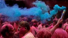 Festival ini juga mendatangi datangnya musim semi