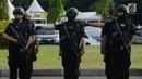 Aparat kepolisian saat mengikuti apel gelar pasukan pengamanan malam takbiran di Lapangan Silang Monas, Jakarta Pusat, Selasa (4/6/2019). Sejumlah titik di Jakarta Pusat yang diantisipasi antara lain Masjid Istiqlal, Bunderan HI, dan Jembatan Kuningan. (merdeka.com/Imam Buhori)