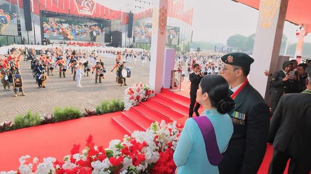 Annisa Pohan tampil menawan dan mencuri perhatian di HUT TNI Ke-79 (Instagram/@agusyudhoyono dan @annisayudhoyono)