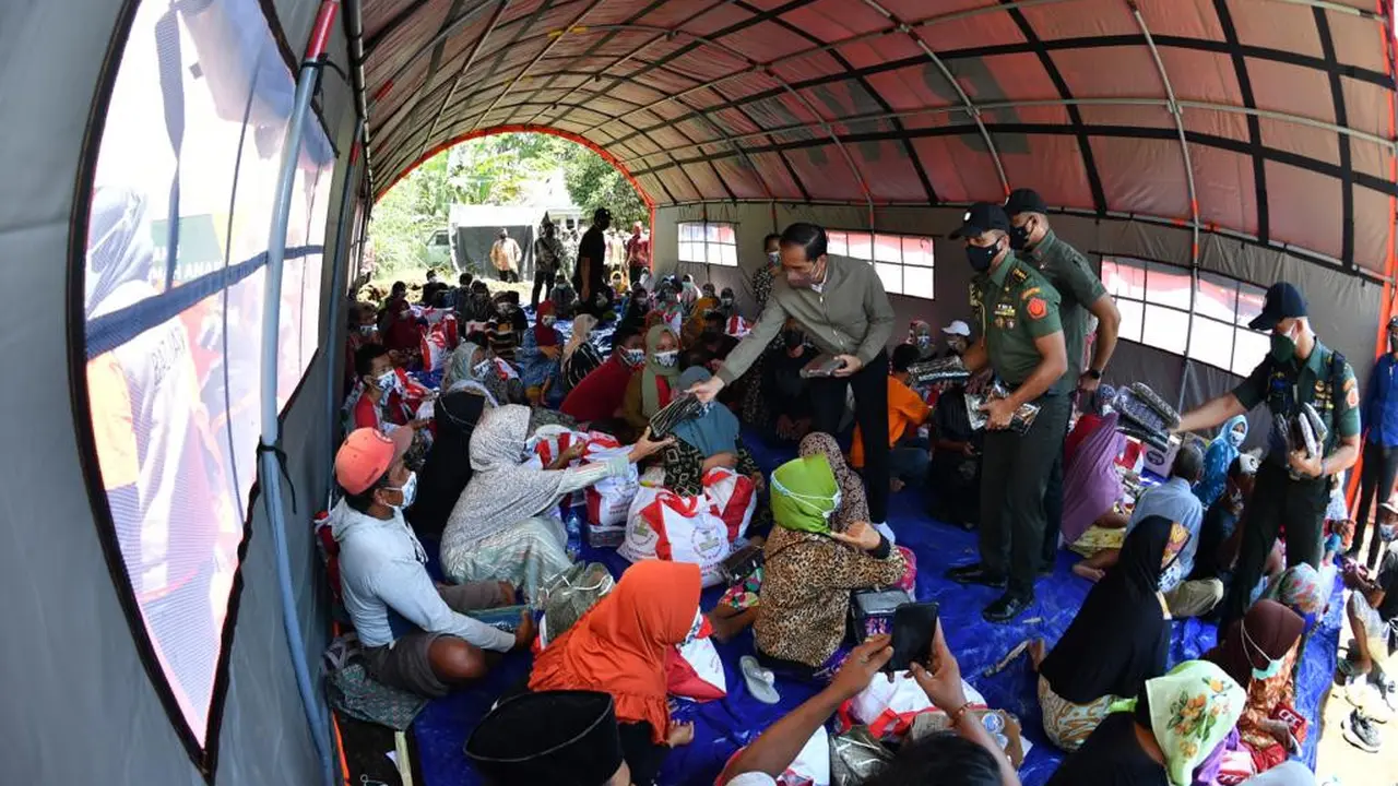 Presiden Jokowi Kunjungi Lokasi Bencana Erupsi Semeru