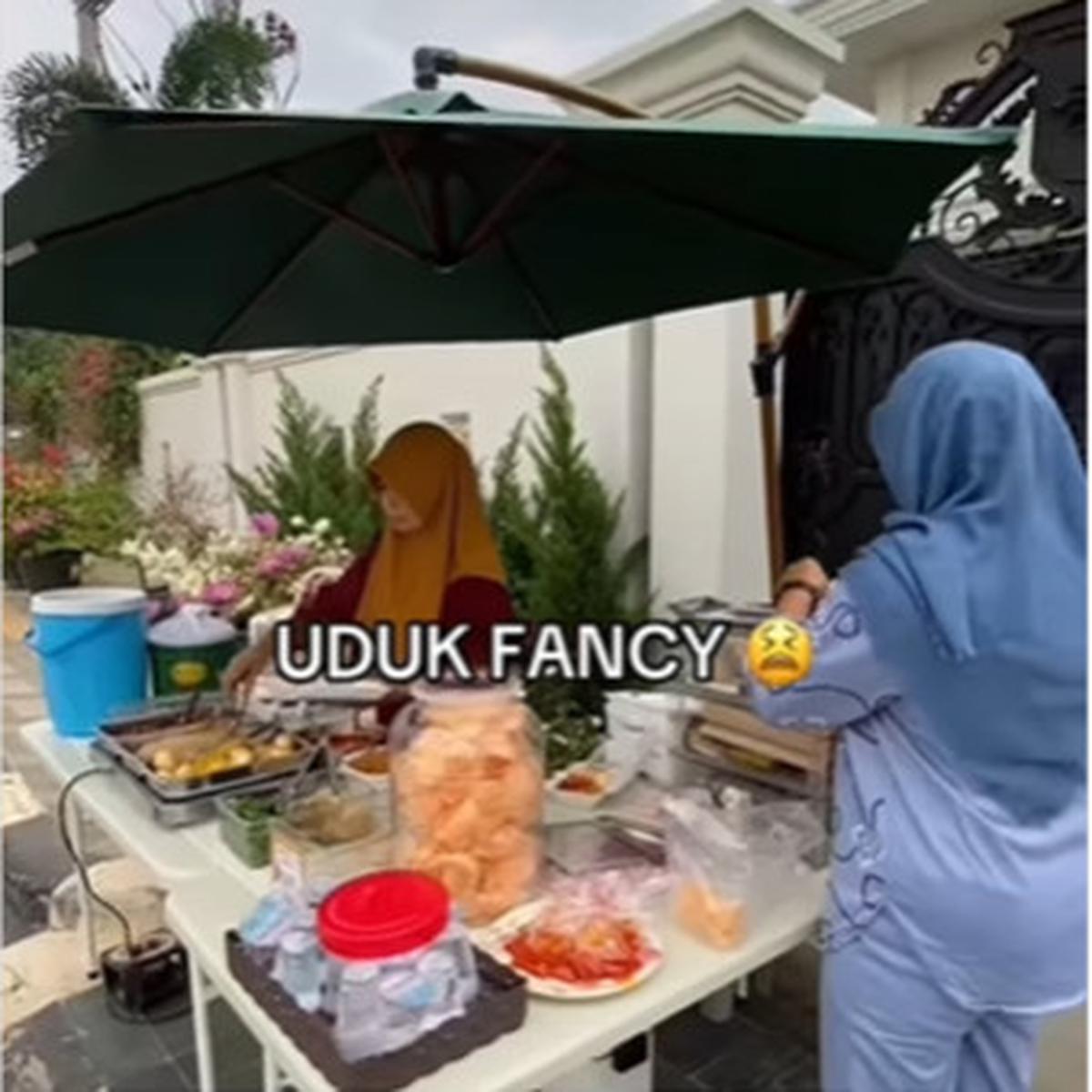 Pemilik Rumah Megah dan Mewah Jualan Nasi Uduk di Teras, Disebut 'Uduk Fancy' Peralatannya Bikin Salfok