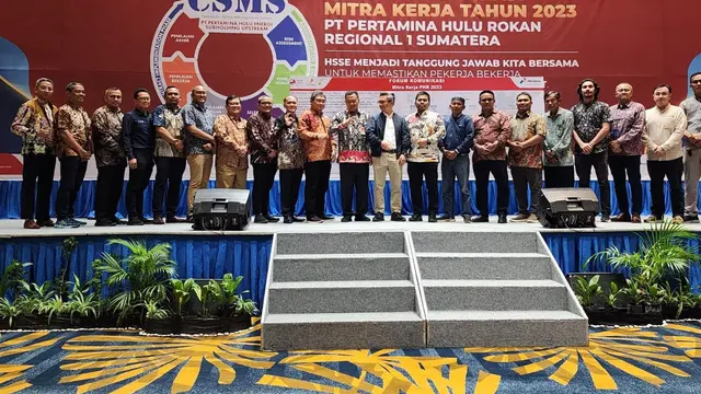 Penandatanganan komitmen bersama antara PT Pertamina Hulu Rokan (PHR) dan perusahaan mitra mengenai komitmen penguatan penerapan aspek Health, Safety, Security, & Environment (HSSE), di Ballroom SKA Coex, Pekanbaru, Riau. Kamis, (16/3/2023). (Dok PHR)