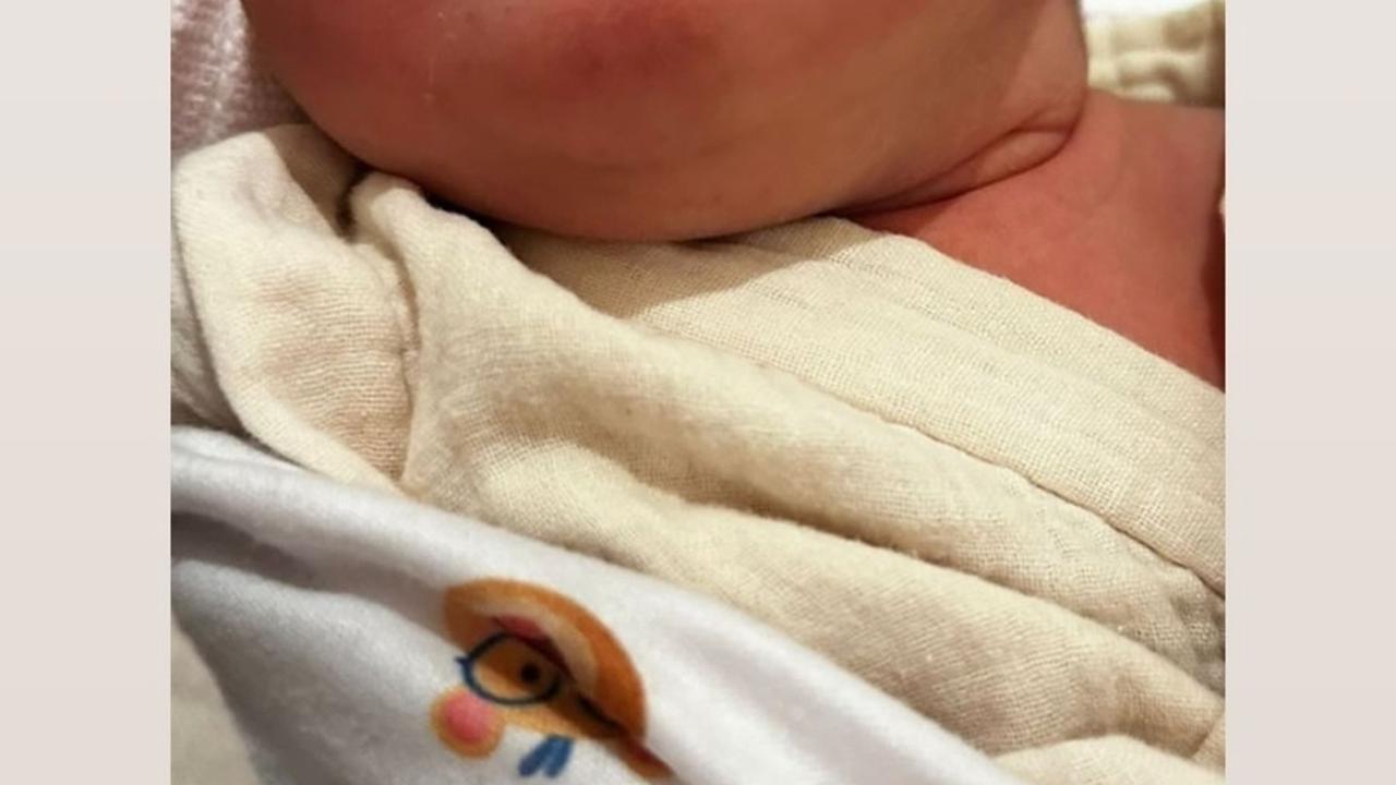 Tasya Posting Anak Ketiga Selvi Salavia