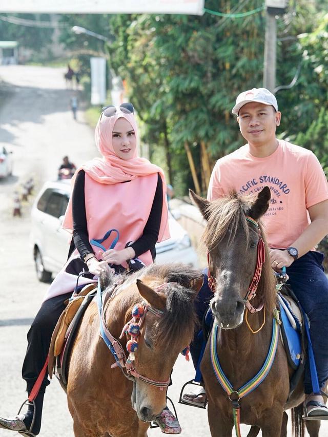 [Bintang] Angel Lelga dan Vicky Prasetyo