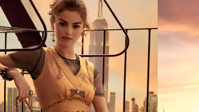 [Bintang] Cantik Nggak Ada Habisnya, Selena Gomez di Campaign Brand Ini