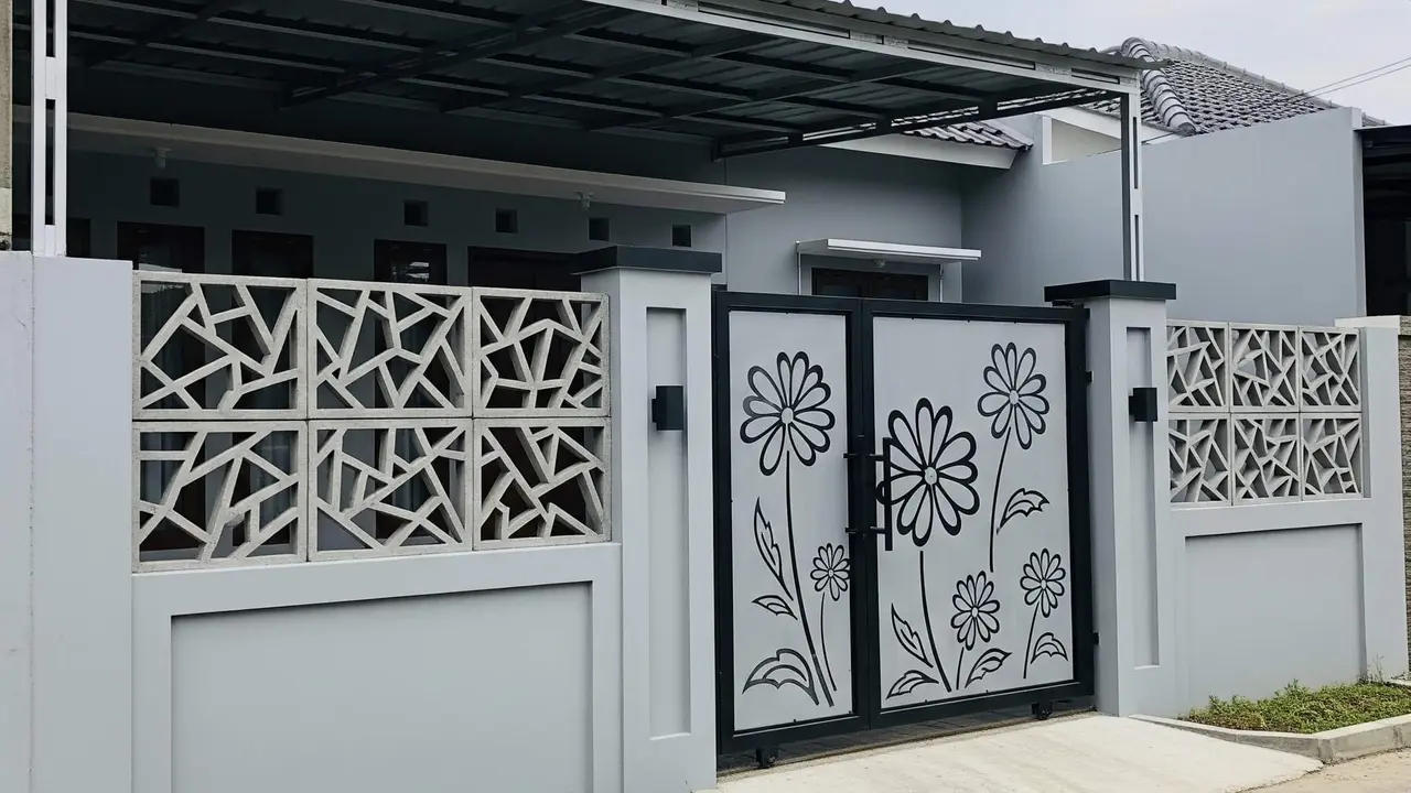 Pagar Beton Kombinasi Besi Minimalis dan Estetik