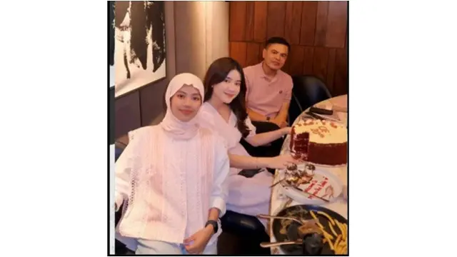 6 Potret Bahagia Keluarga Baru Irish Bella, Rayakan Ultah Anak Sambung
