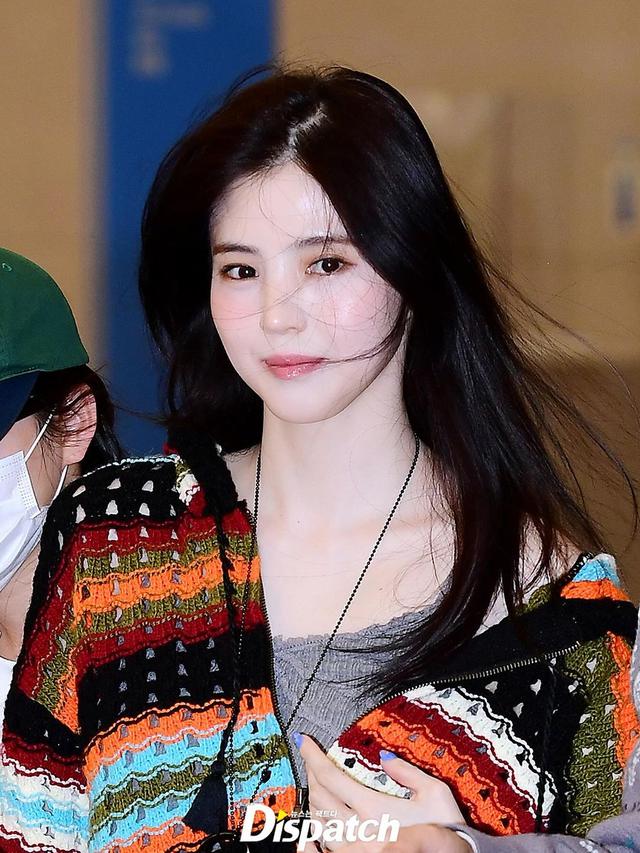 Penampilan Han So Hee pulang dari Hawaii. [Foto: Instagram/koreadispatch]