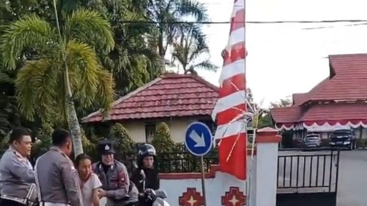 Aksi Heroik Polwan dan Satlantas Bantu Ibu Hamil yang Akan Melahirkan di Sambas, Viral