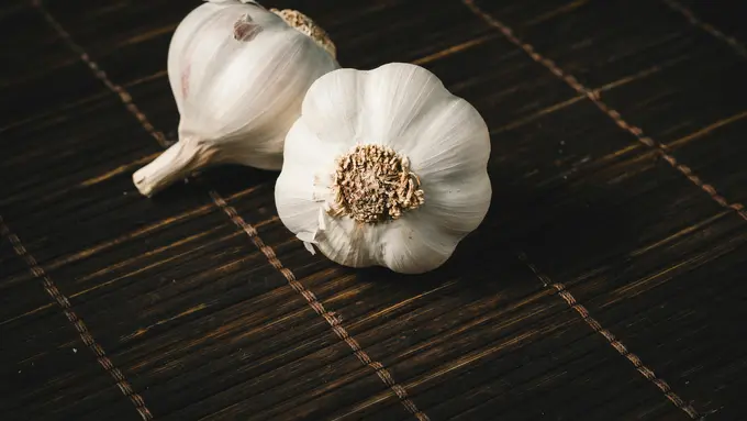 Mengatasi Rambut Tipis Menggunakan Bawang Putih