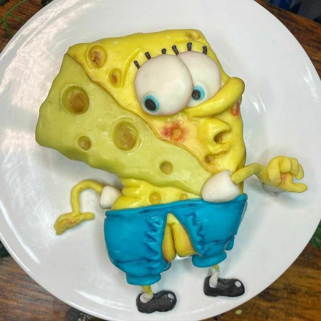 10 Potret Kue Bentuk Karakter Terkenal Bikin Nggak Tega Makan