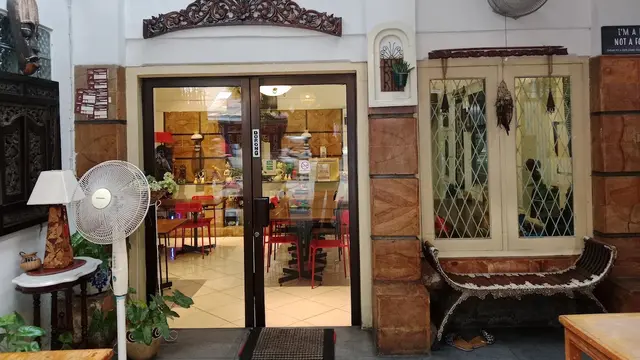 Rekomendasi Tempat Makan Dekat Stasiun Tanah Abang