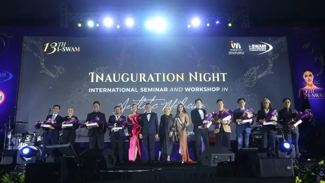 Teguh Tanuwidjaya yang juga ketua ISAM saat acara Malam Inagurasi International Society of Aesthetic Medicine