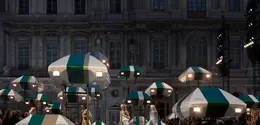 Louis Vuitton SS27 karya Nicolas Ghesquière menekankan Ergonomie: busana ringan, fleksibel, dan intuitif yang mengikuti tiap gerak tubuh layaknya lapisan kulit  (dok. Louis Vuitton)