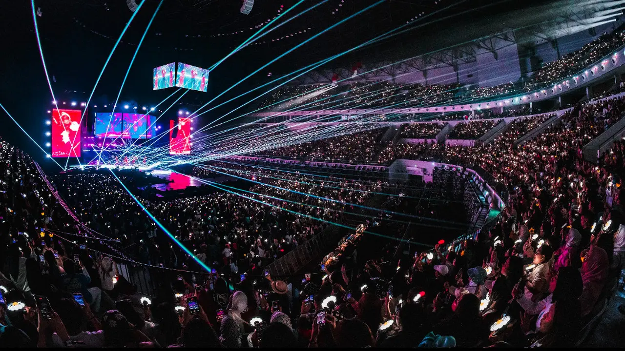 Aksi Panggung Spektakuler G-DRAGON padan World Tour [Übermensch] di Jakarta
