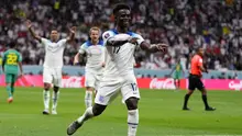 Gol Bukayo Saka menjadi gol ketiganya pada Piala Dunia 2022 yang menjadi Piala Dunia pertamanya. Pada fase grup, pemain milik Arsenal tersebut mampu menyumbang 2 gol yang dicetaknya pada matchday pertama saat menang 6-2 atas Iran. (AP/Manu Fernandez)