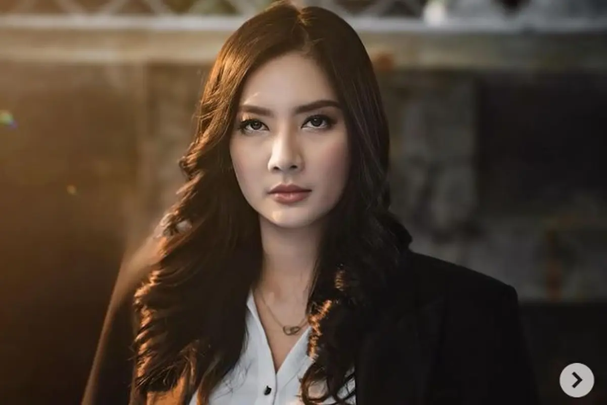 Kenny Mayang Sari