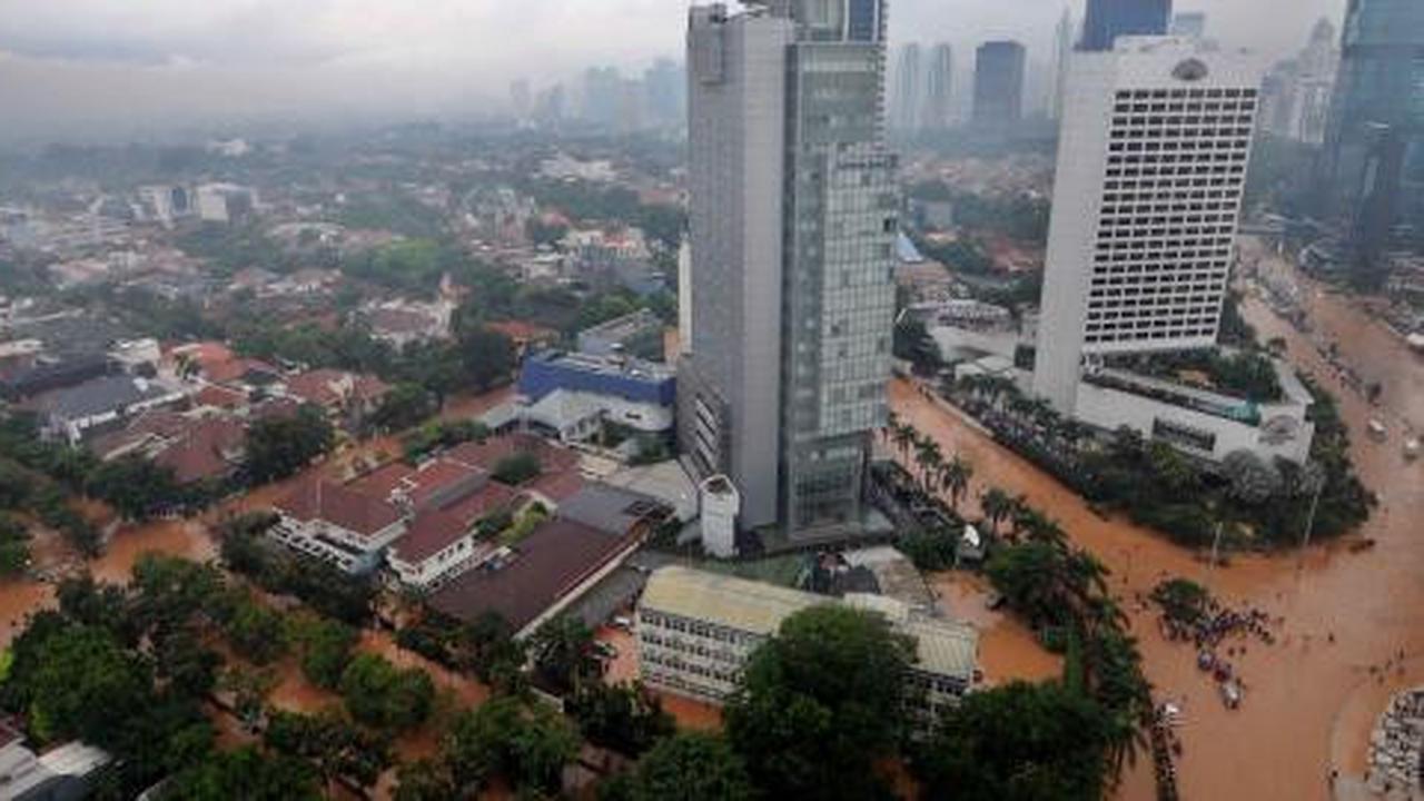 Sulitnya menjinakkan banjir Jakarta