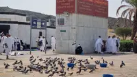 Jemaah calon haji hendak melaksanakan umrah sunah dengan mengambil miqat di Masjid Aisyah di Tan'im. (Foto: dokumentasi Tim MCH)