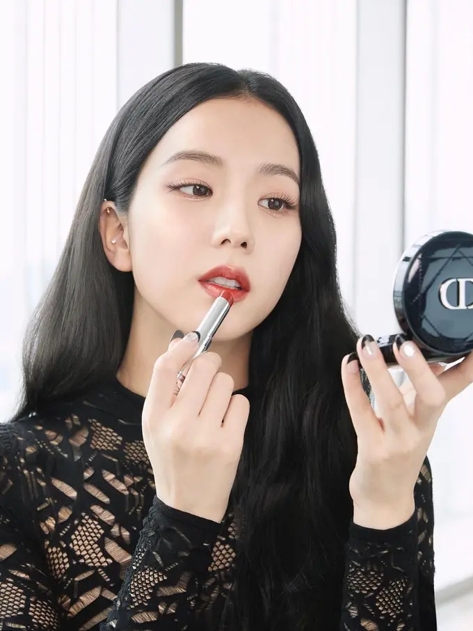 Jisoo BLACKPINK Buka Konsultasi Langsung Soal Kecantikan Lewat WhatsApp