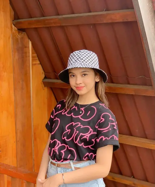 Ayol jangchilar ishtirokidagi porno komikslar