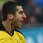 8. Henrikh Mkhitaryan, musim ini dirinya sudah mempersembahkan 17 assist bagi Dortmund. Kemampuan itu membuat daya pikat klub-klub besar terhadap dirinya, tak terkecuali bagi Mourinho. (AFP/Christof Stache) 