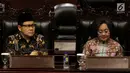 Wakil Ketua MPR Muhaimin Iskandar atau Cak Imin (kiri) serta Meutia Hatta (kanan) saat dialog kebangsaan di Jakarta, Kamis (12/7). Menurut Cak Imin, rumusan asli kemerdekaan bangsa Indonesia sangat fundamental dan filosofis. (Liputan6.com/JohanTallo)