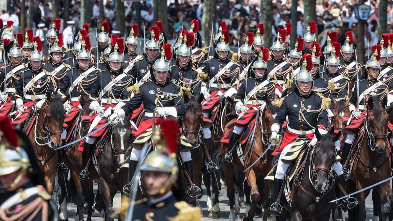 Pasukan Berkuda di Bastille Day