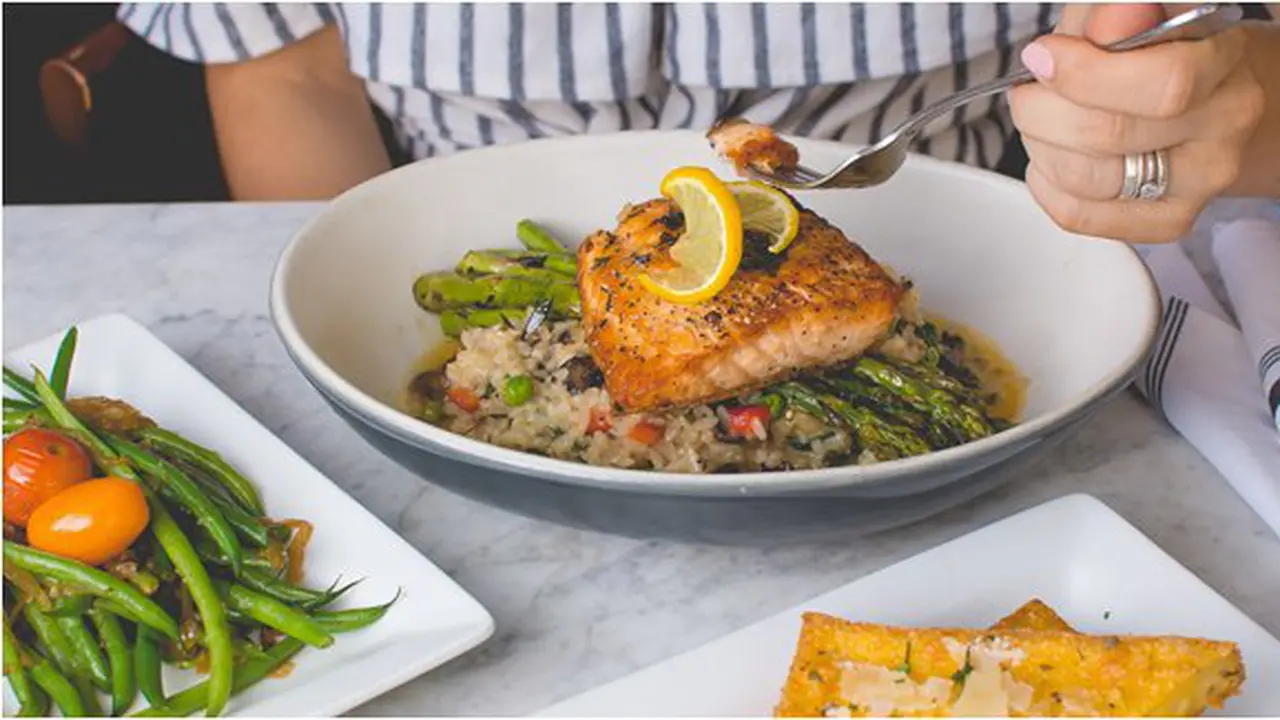 Makanan/copyright unsplash.com/@shutters_guild