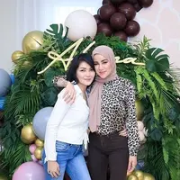 Olla Ramlan dan Melina Tian (Instagram/Olla Ramlan)