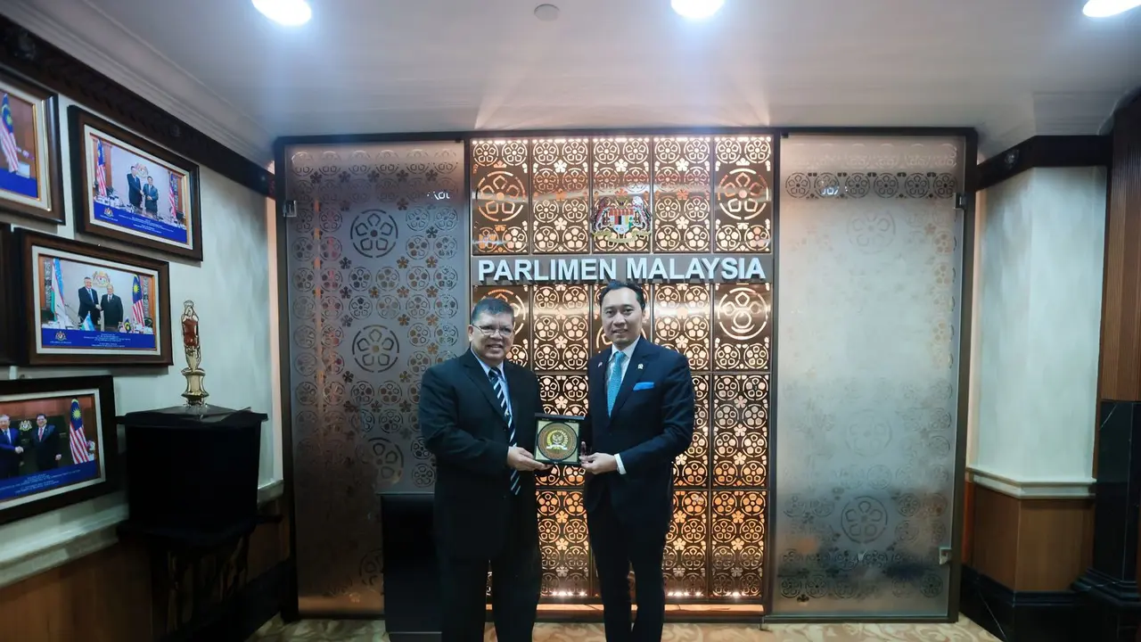Wakil Ketua MPR RI dari Partai Demokrat Edhie Baskoro Yudhoyono (Ibas) dan  YB Tan Sri Dato’ Johari Abdul Ghani, Yang di-Pertua Dewan Rakyat ke-11 Ketua Parlimen Malaysia (Istimewa)