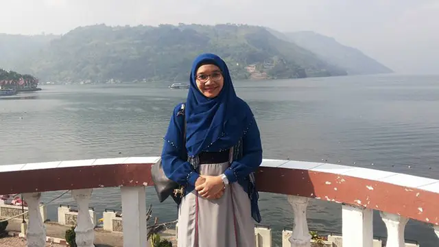 5 Potret Istri Cawapres Jokowi 2019, Senyumnya Bikin Adem