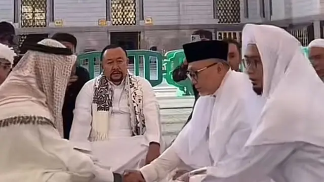 Putri Zulhas dan Zumi Zola Resmi Menikah, Akad Nikah di Masjid Nabawi. (Dok: IG @putri_zulhas https://www.instagram.com/p/DDMZy50NeMd/?igsh=NXo5eHVhcmZpMzZm)