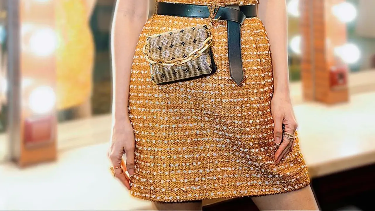 Inspirasi gaya fashion ala anak muda dari Marsha Timothy.
