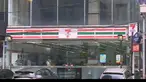 Kebijakan Pemerintah Provinsi (Pemprov) DKI ini diberlakukan seiring Peraturan Menteri Perdagangan Nomor 6 Tahun 2015 tentang pengendalian dan pengawasan terhadap pengadaan, peredaran, dan penjualan minuman beralkohol.