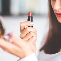 DIY Tutorial Makeup: Riasan Serba Pink di Hari Valentine