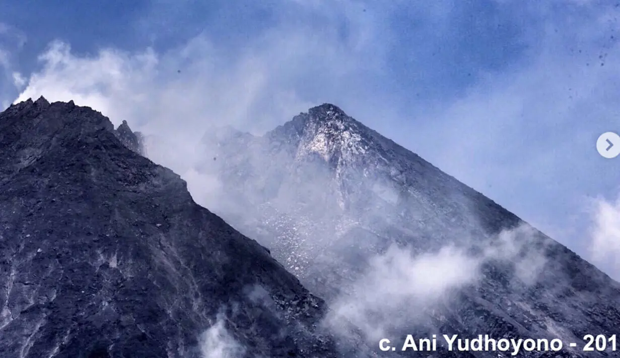 Gunung Merapi dan Warung Kopi Klothok, Yogyakarta, 4 Desember 2017. (Liputan6.com/IG/@aniyudhoyono)