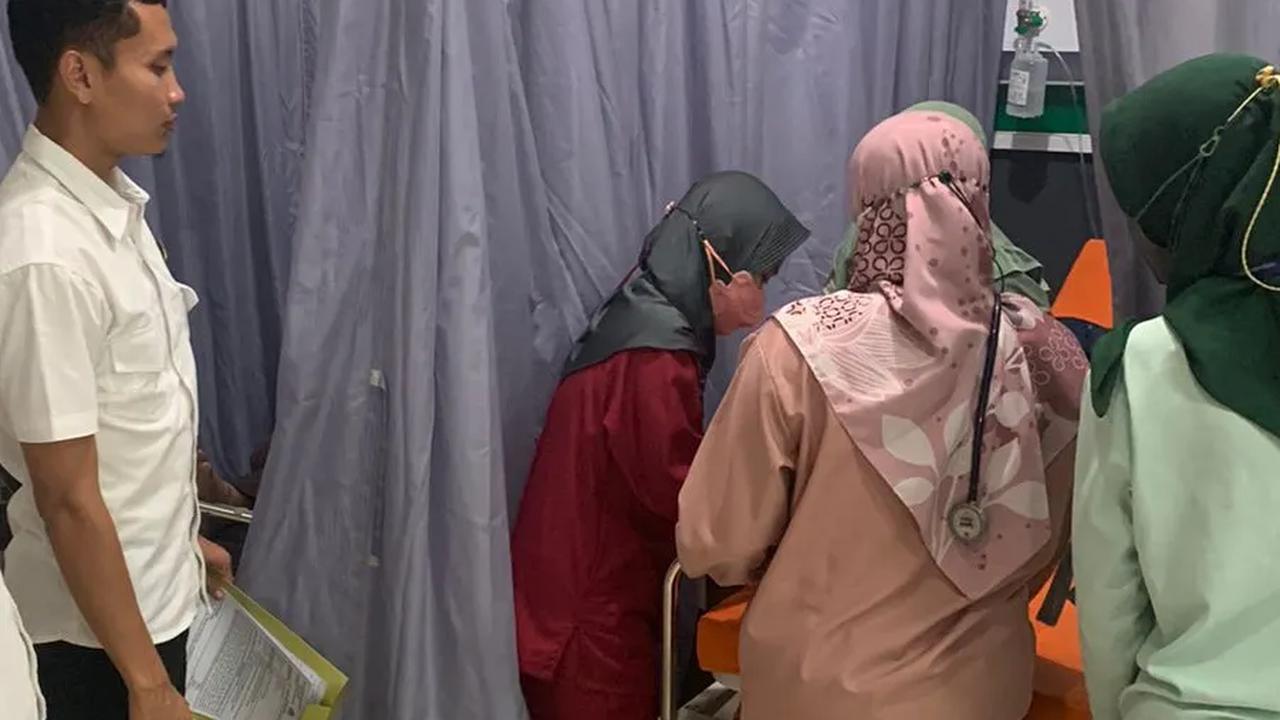 Tidak Terima Ditegur Tak Pakai Sepatu, Siswa SMP Bacok Guru