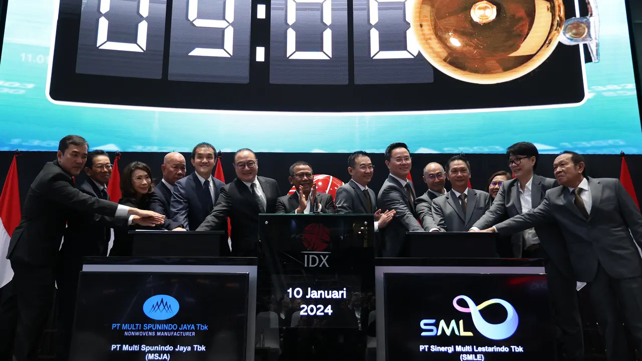 Pencatatan perdana saham PT Multi Spunindo Jaya Tbk (MSJA) dan PT Sinergi Multi Lestarindo Tbk (SMLE), Rabu (10/1/2024). (Foto: BEI)