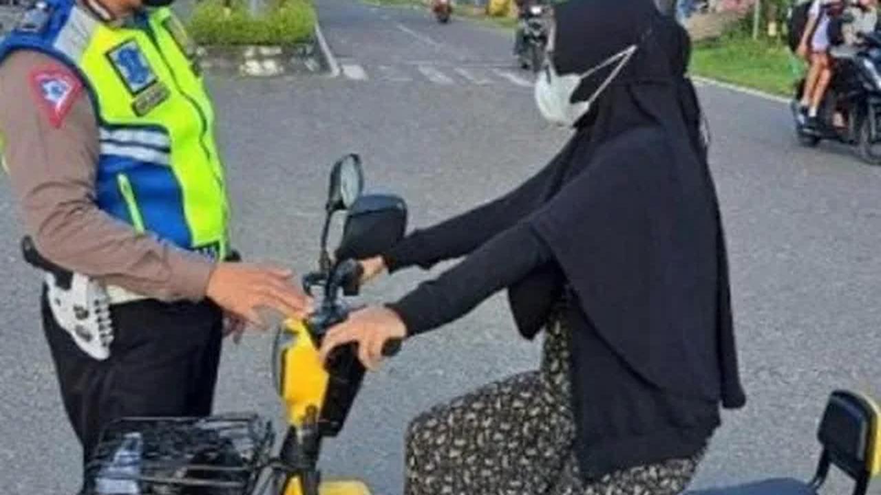 Sanksi Bagi Pengguna Sepeda Listrik di Jalan Raya