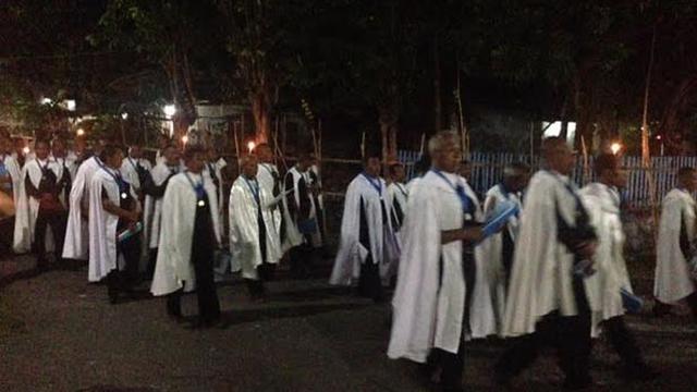 Puncak Perayaan Semana Santa Warga Larantuka Arak Patung