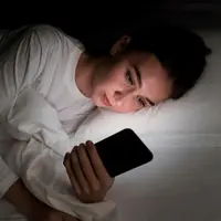 Media sosial menyebabkan gangguan kesehatan mental dan fisik (Foto: Freepik.com)