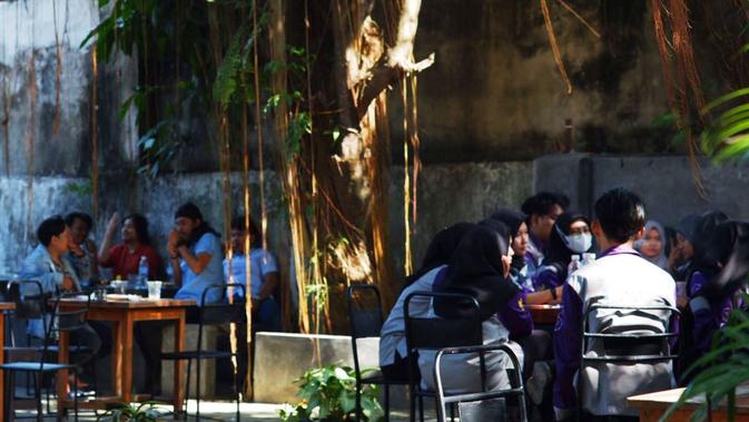 <p>Spot tongkrongan di Rumah Sintas, kedai kopi favorit di Kota Palembang Sumsel (Dok. Pribadi Muhammad Arnold Habibullah Waworuntu / Nefri Inge)</p>