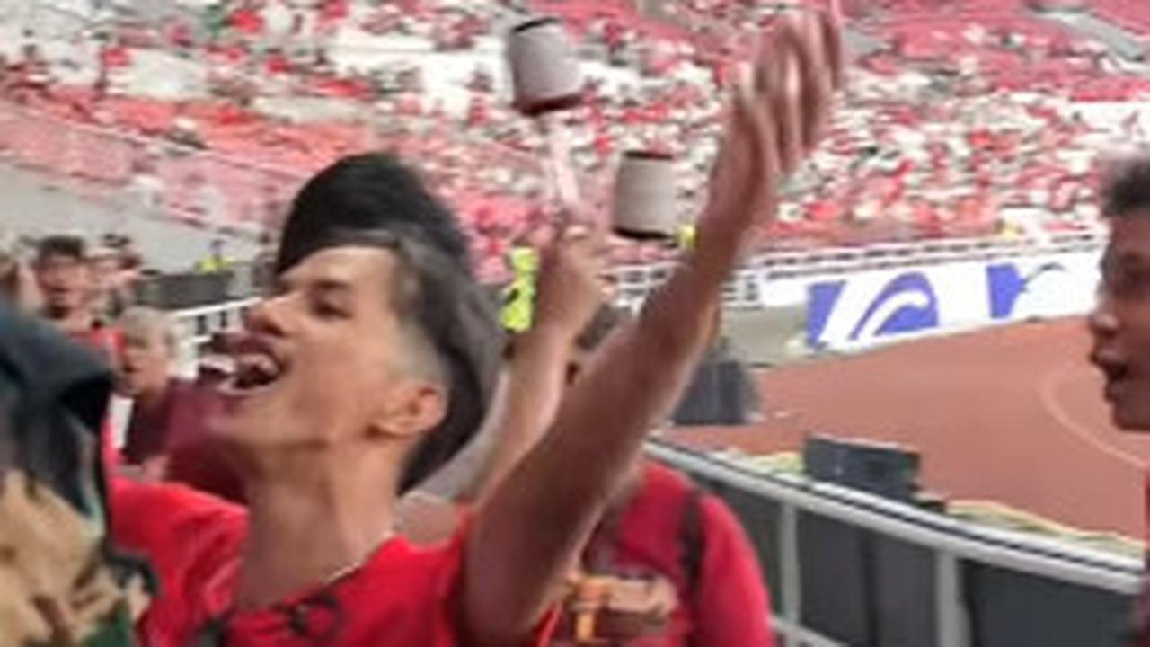 Indonesia Menang Lawan China, Supporter Full Senyum Sampai Takbiran di GBK